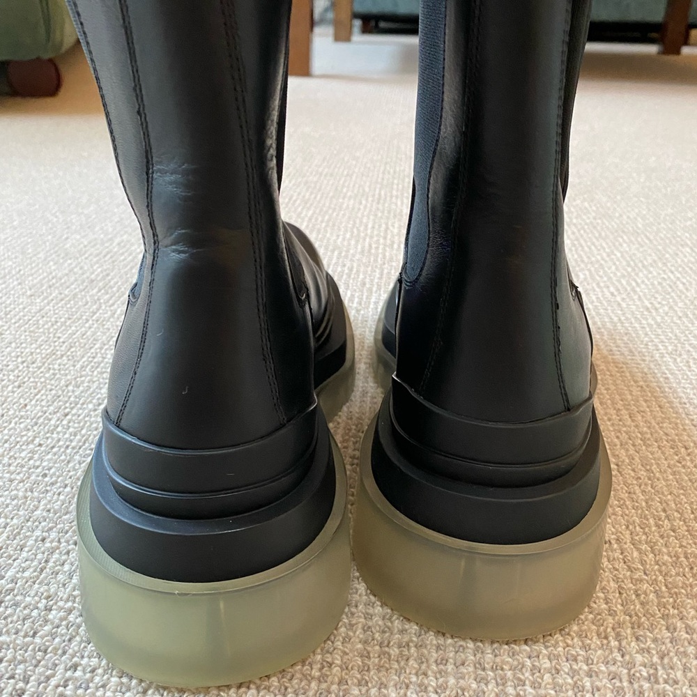 Authentic Bottega Veneta Tire Women’s Rubber-trimmed leather Chelsea boots (NEW)